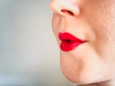 Huulirakohengityksessä muodostetaan kapea rako huulten väliin ja hengitetään sen läpi.